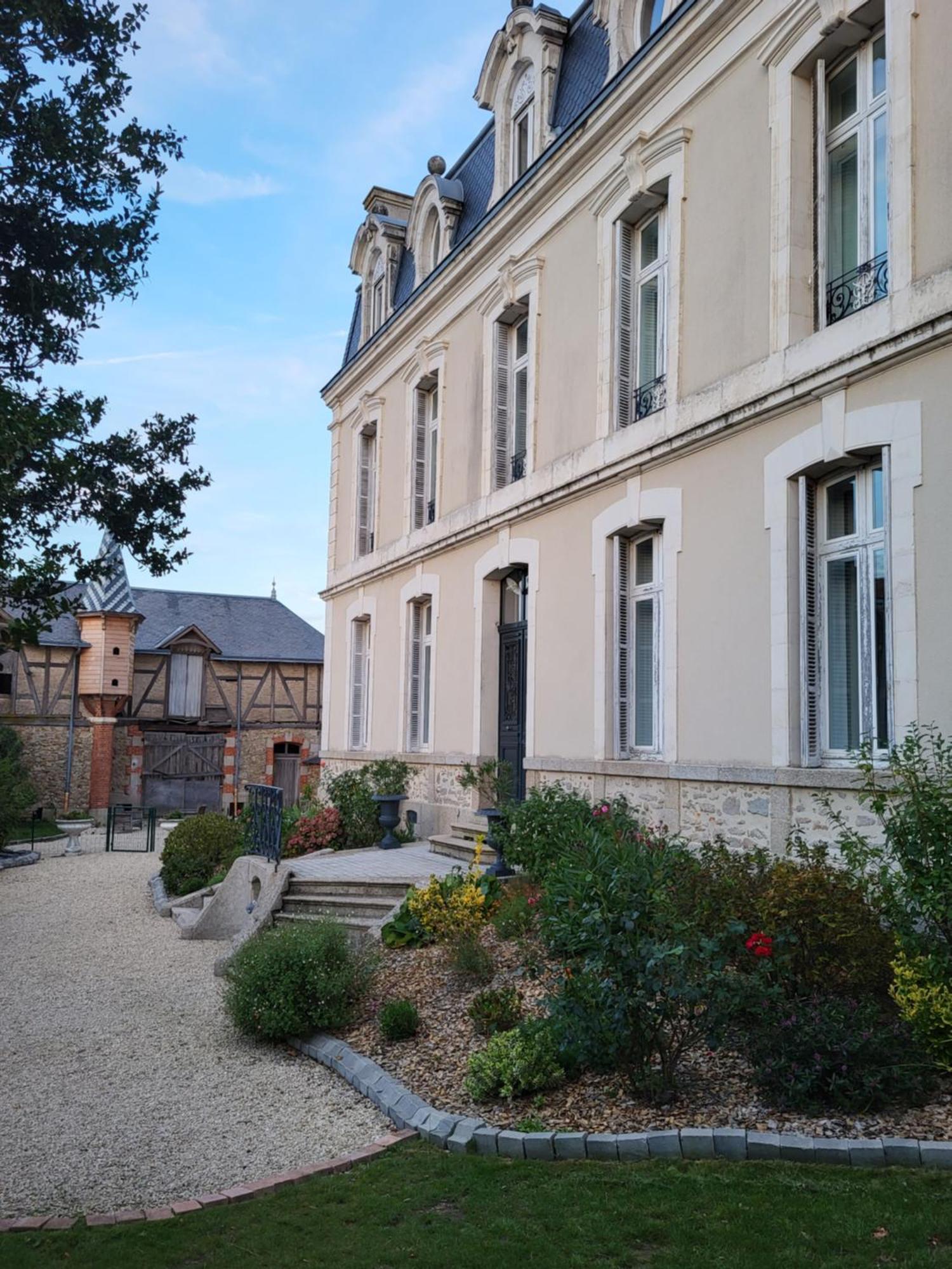Les 5 Escales Bed and Breakfast Parthenay Eksteriør billede