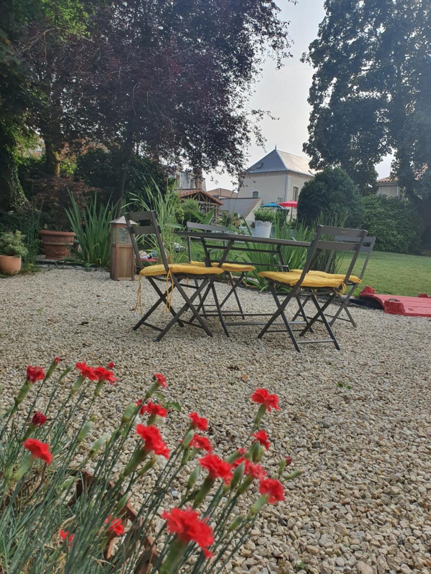 Les 5 Escales Bed and Breakfast Parthenay Eksteriør billede