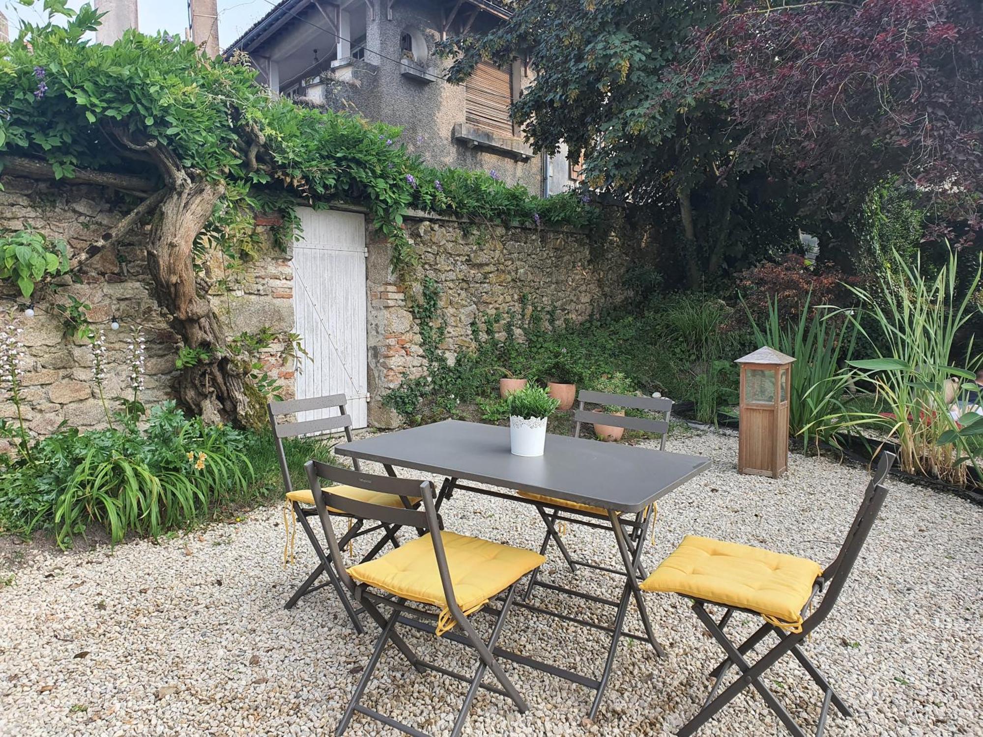 Les 5 Escales Bed and Breakfast Parthenay Eksteriør billede
